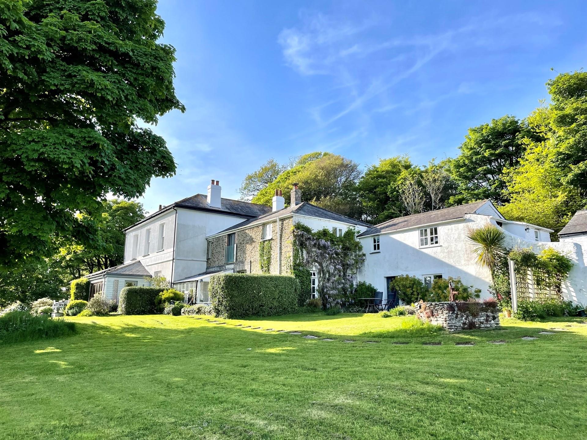 Set within the grounds of a former vicarage, Goose Cottage is a short stroll from Mevagissey harbour.