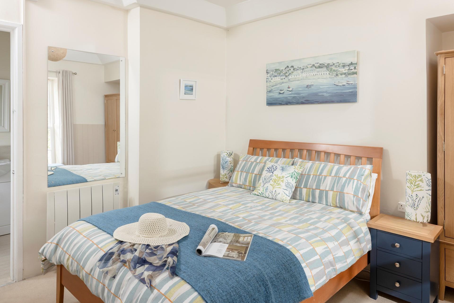After exploring the nearby coastal paths, you'll sleep well in the comfortable double bed.