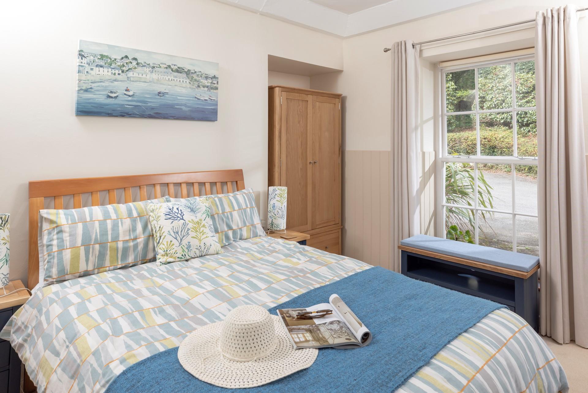 Step from the comfort of the double bed and into the en suite.