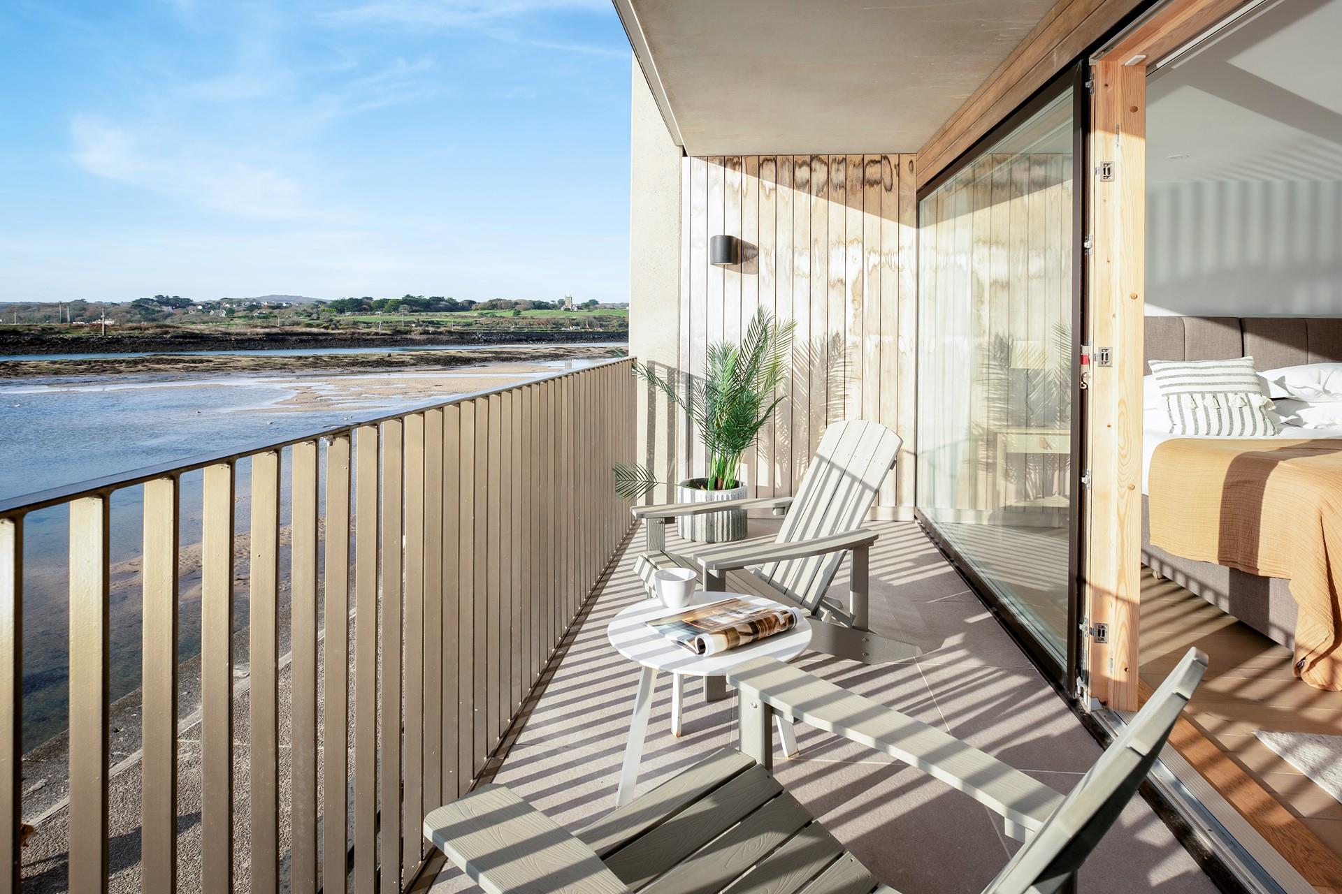 Sip a cuppa out on the balcony as the sun rises.