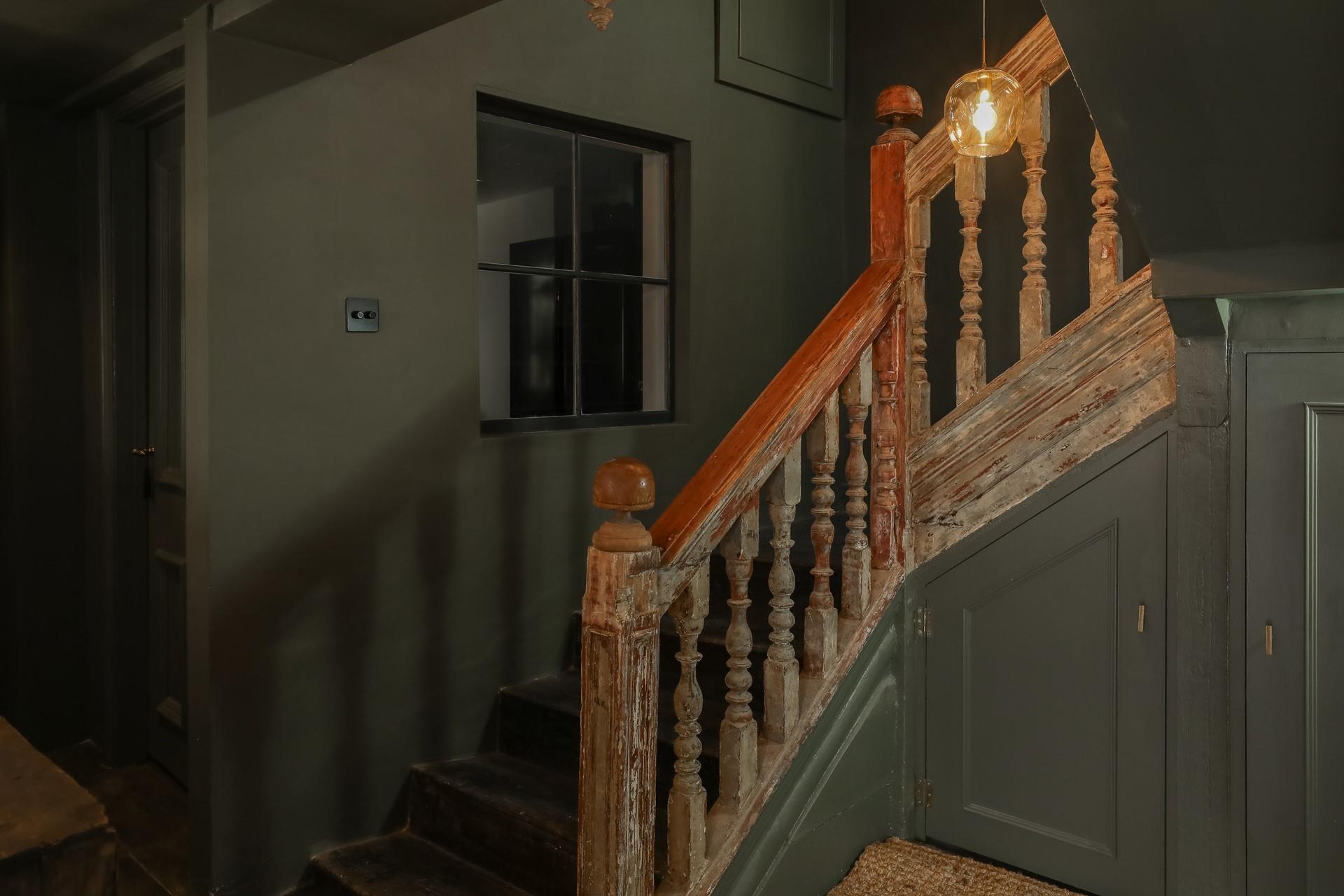 The outstanding feature of this house is its crooked staircase, which is how it got its name!