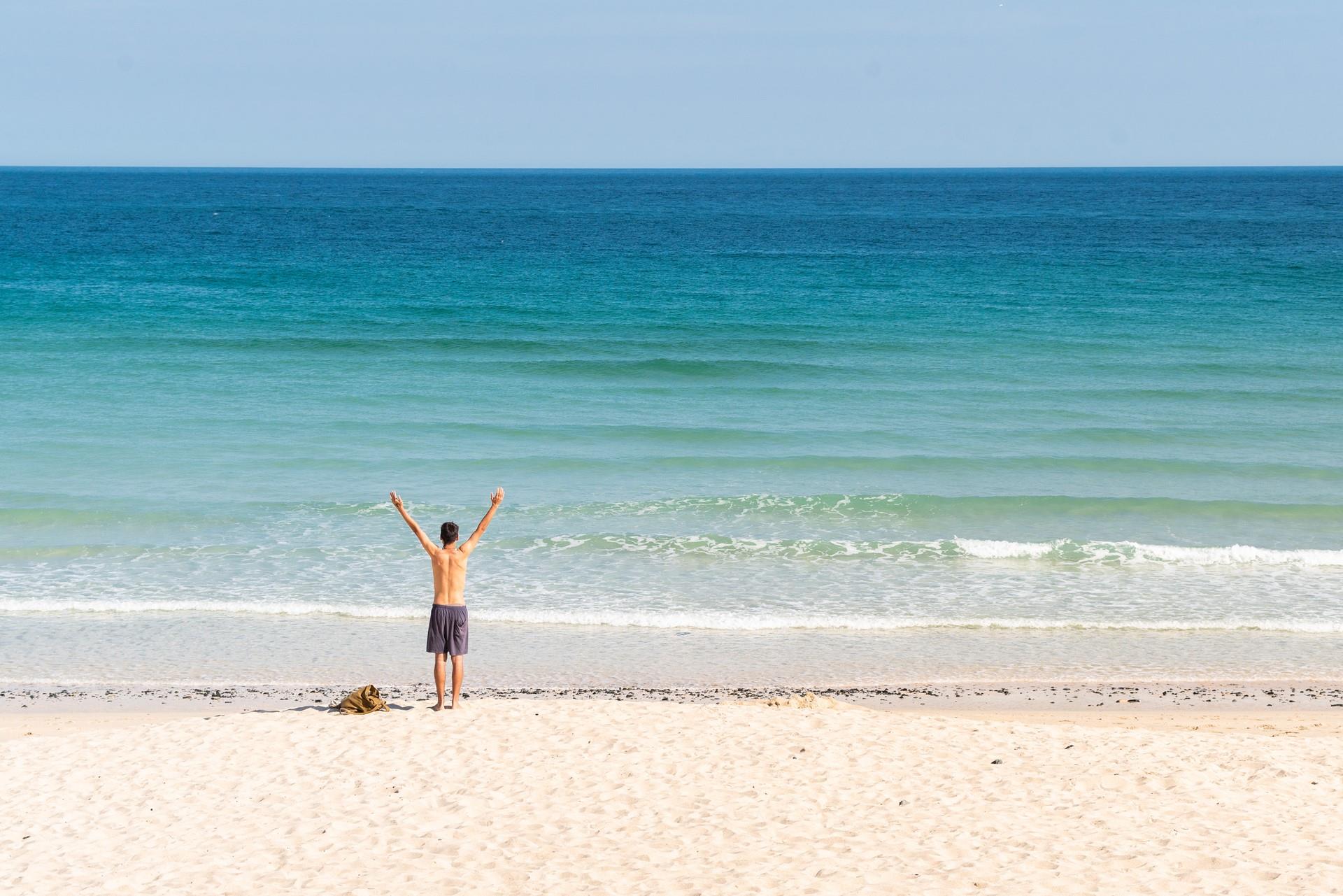 St Ives beautiful blue ocean is just a 10-minute walk away.