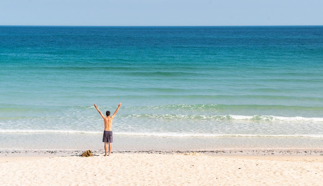 St Ives beautiful blue ocean is just a 10-minute walk away.