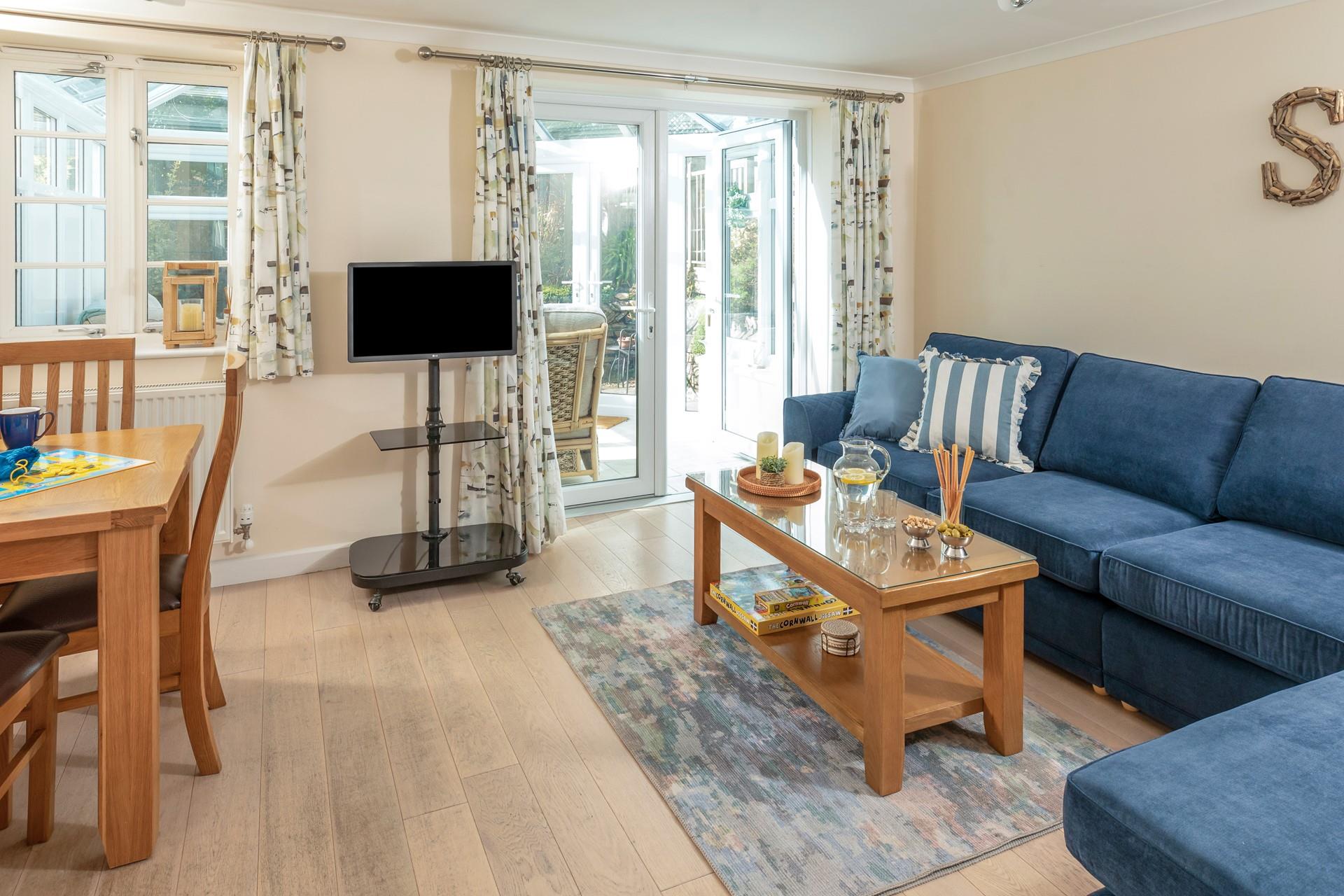 Spend the evening enjoying drinks and nibbles in the sitting room.