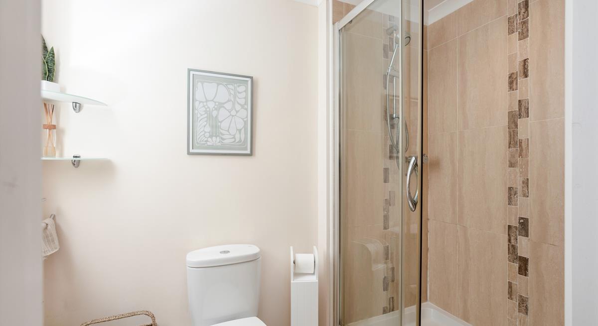 Wash off sandy toes in the shower after a day on the golden sands of Porthmeor beach.