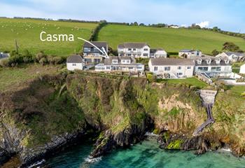 Casma is situated with uninterrupted sea views.