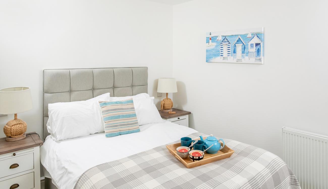 Rosevale cottage sleeps up to 8 guests.