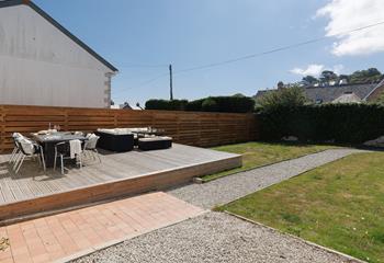 Take meals al fresco in the sunny garden.
