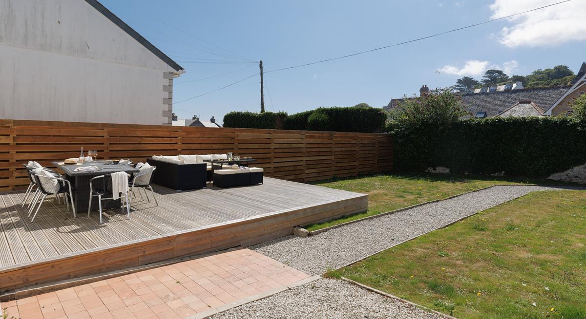 Take meals al fresco in the sunny garden.