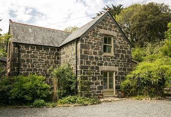 Arrive at this charming cottage and unwind.
