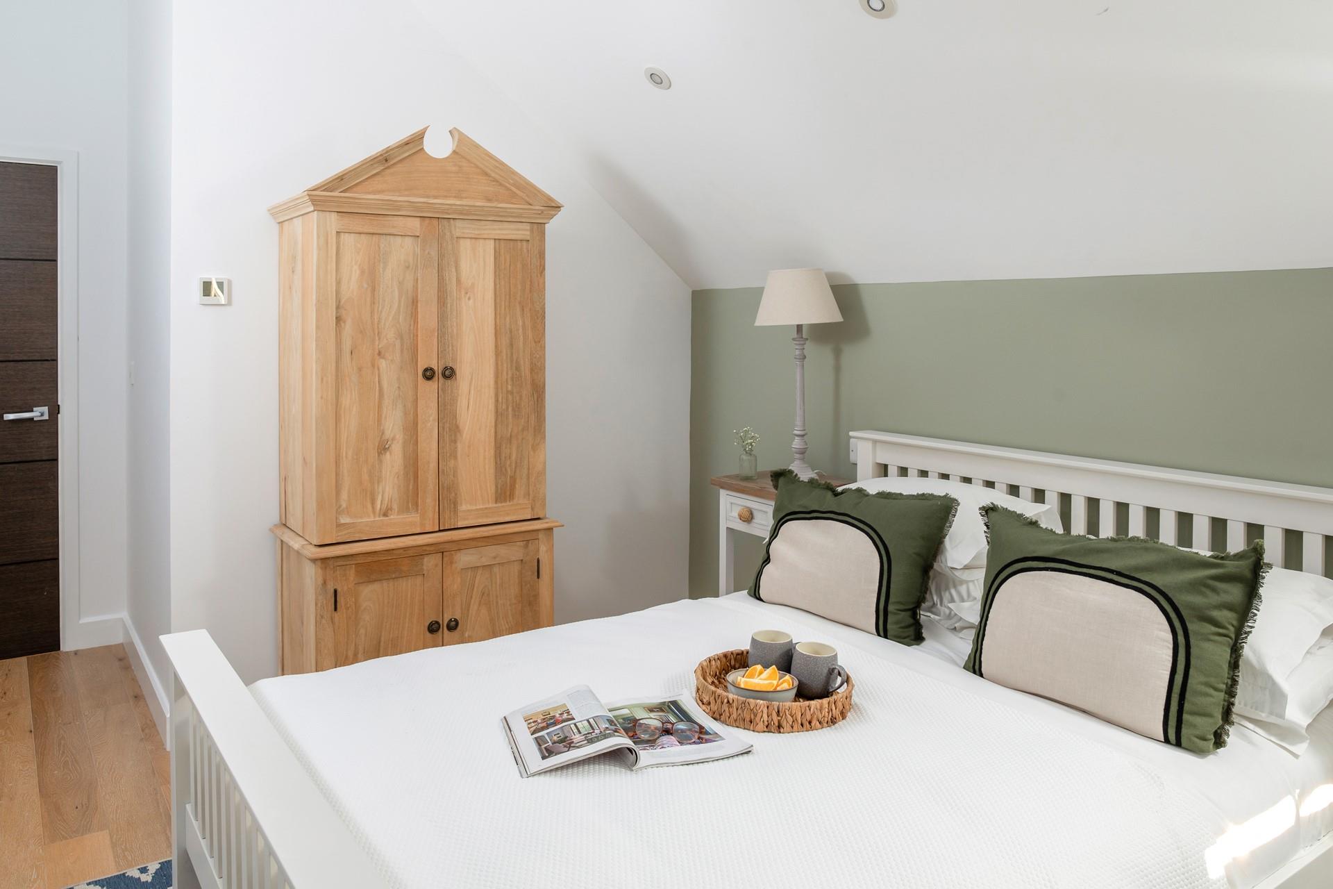 With three double bedrooms, 13 St Margarets is ideal for extended families or groups of friends.