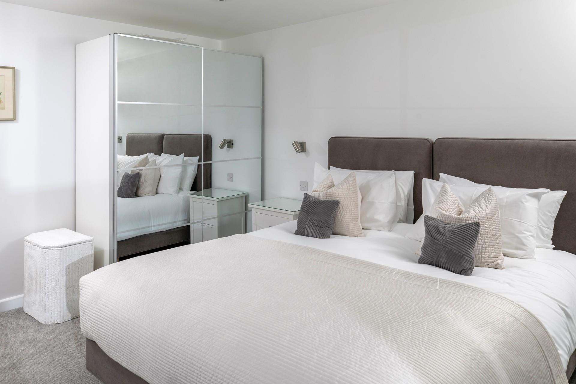 Zip and link beds allow for flexible sleeping arrangements.