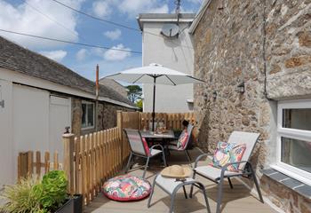 Enjoy al fresco evenings on the decking.