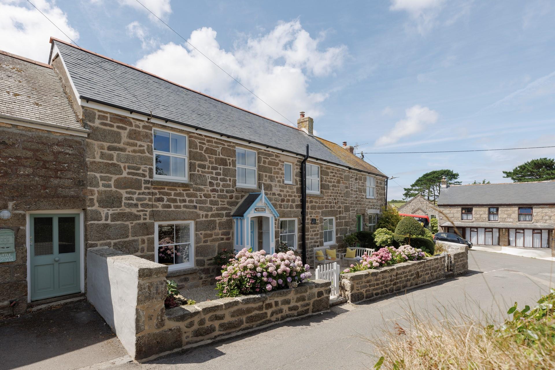 The pretty village of Paul is the ideal escape close to the coast.