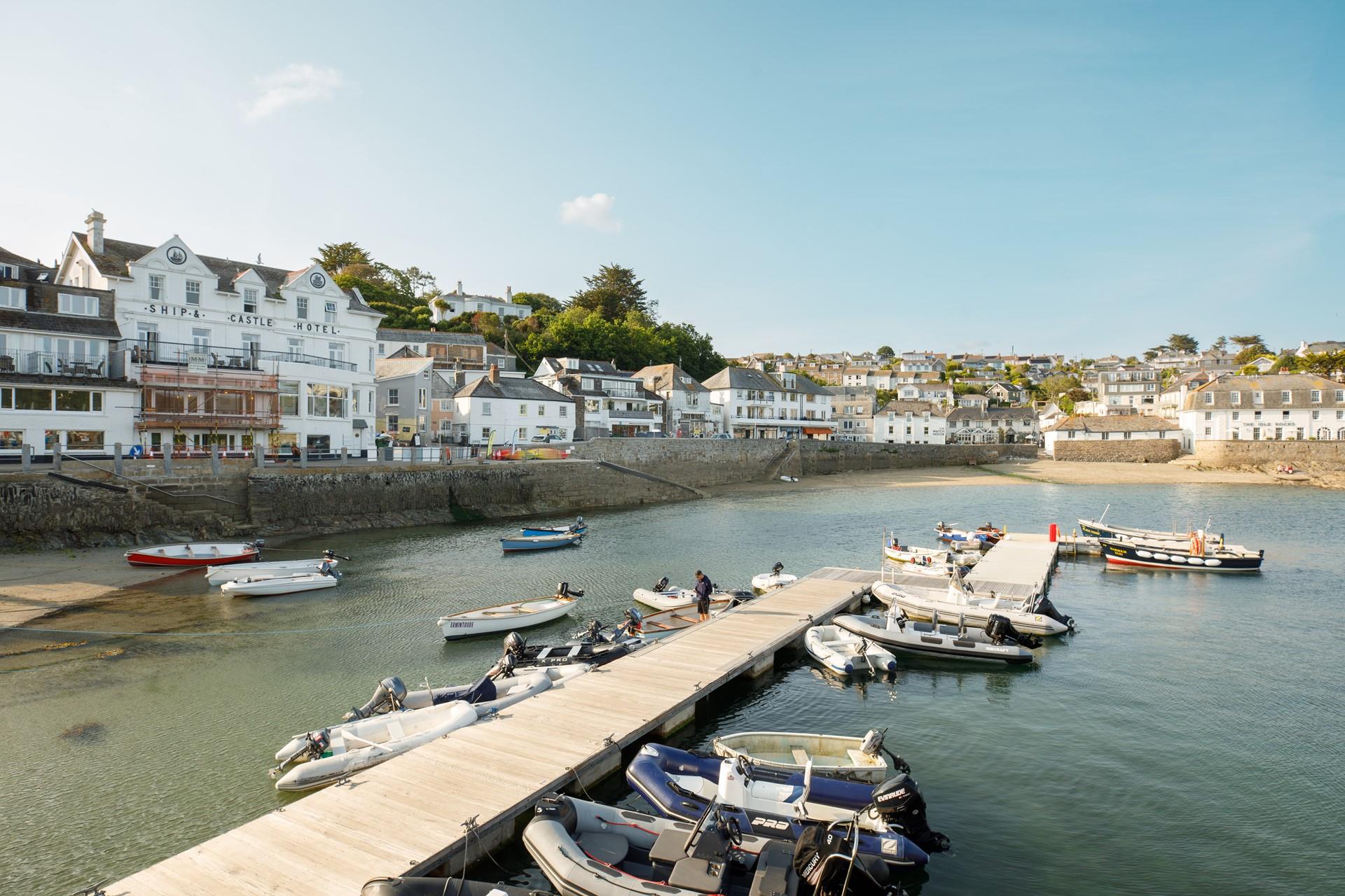 Wander down to the picturesque harbour and tranquil beach.
