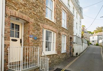 The Old Bakehouse is a short stroll from the harbour in St Mawes.