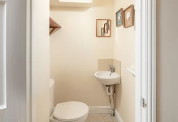 The convenient cloak room is located on the ground floor.