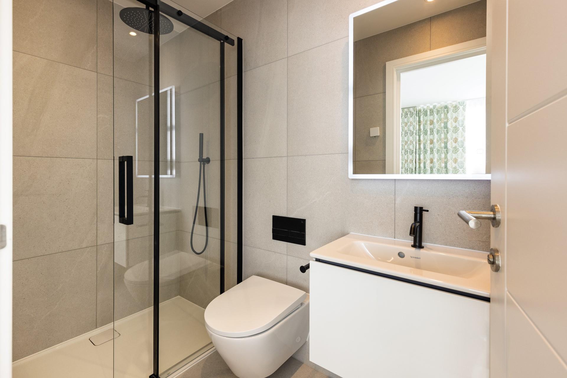 Start your days with an invigorating shower or rinse salty skin after a day in the surf.