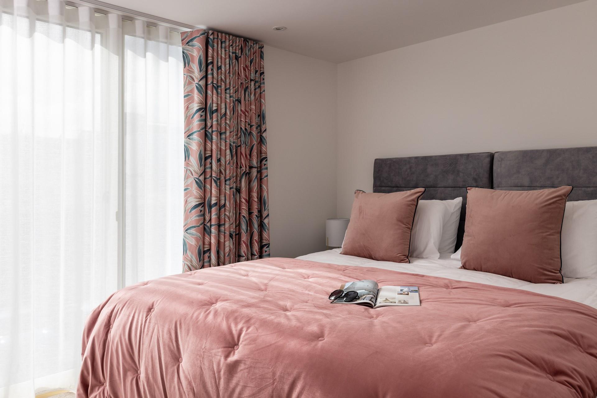 Whilst floor-to-ceiling windows let the light and sea air in.