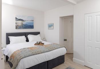 Zip and link beds allow for flexible sleeping arrangements.
