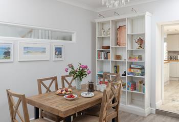 Trevarno is decorated with neutral and modern tones.