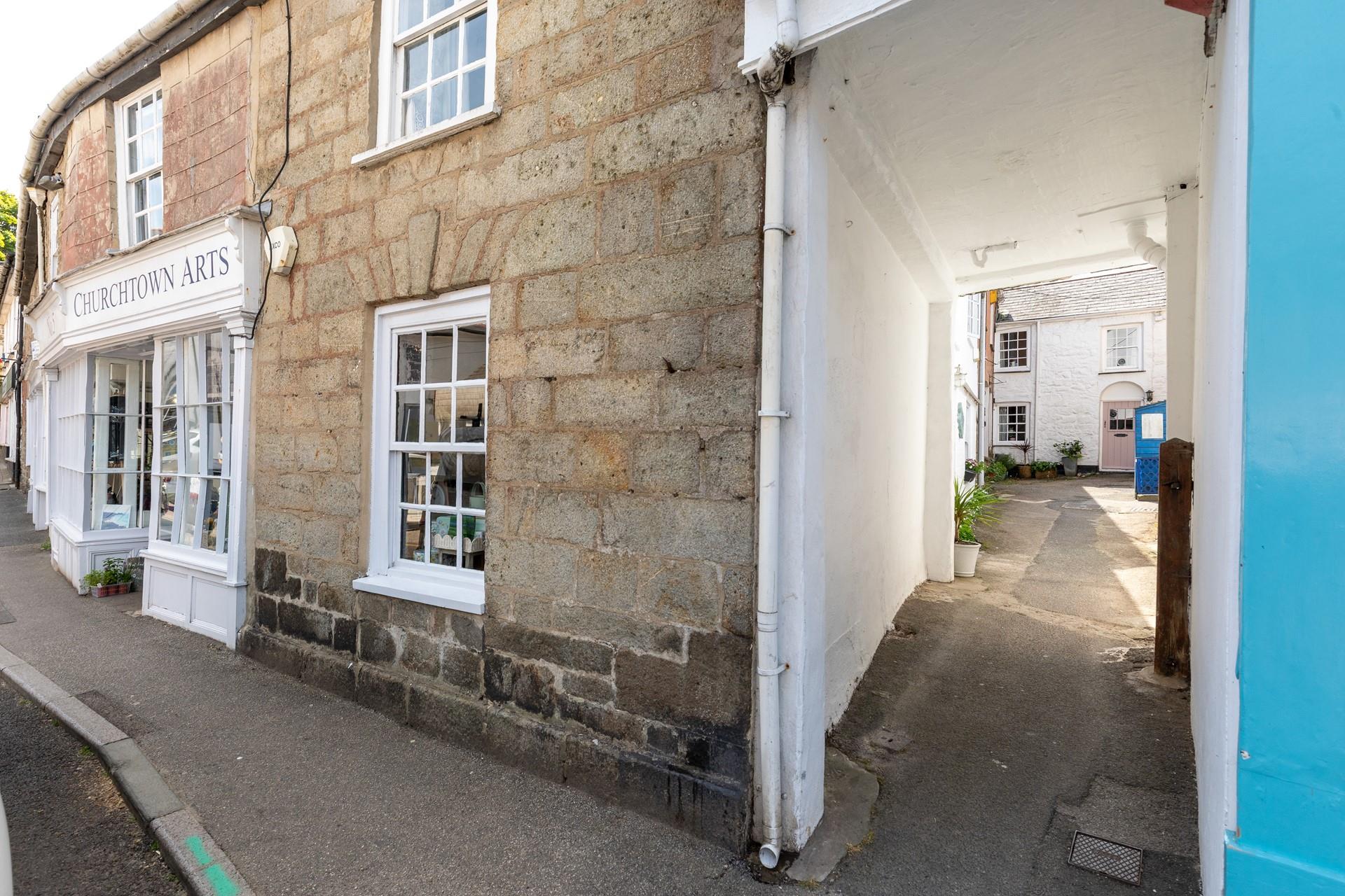 Take a stroll around the pretty village of St Agnes.