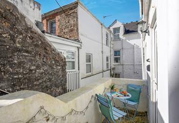 Take breakfast al fresco on the small terrace area.