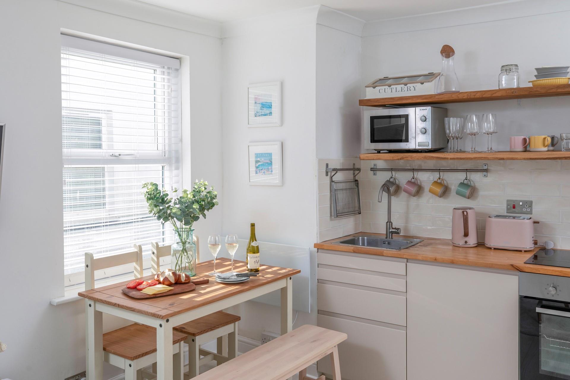 Pour yourself a drink and relax over dinner.