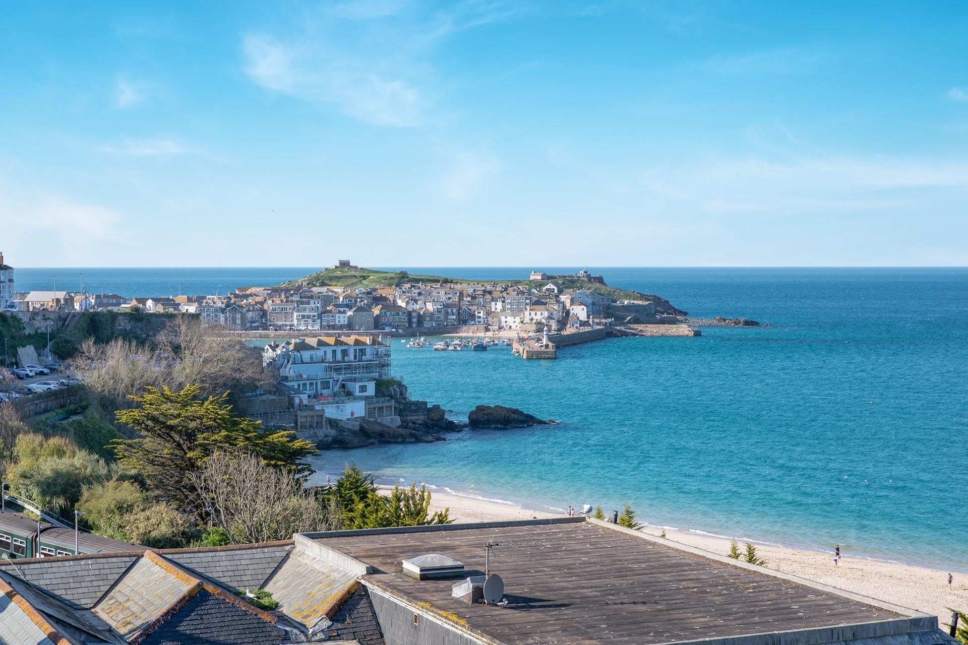 Take a stroll down to Porthminster beach and soak up the sun and tropical sea views!