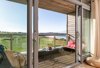 Spend relaxing afternoons on the balcony, watching the world go by!