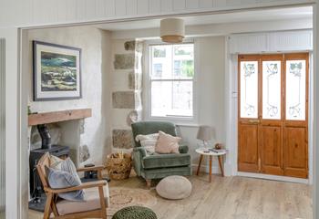 Explore Porthleven from this cosy base.