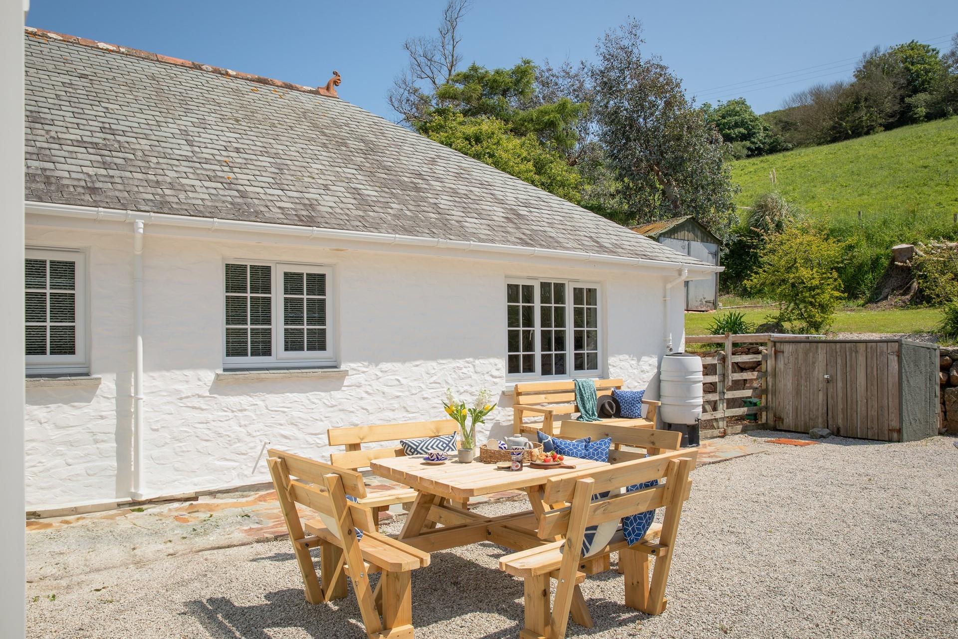 Al fresco dining is a must at The Boathouse.