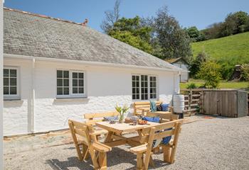 Al fresco dining is a must at The Boathouse.