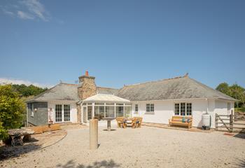 The outside area is ideal for al fresco evenings.