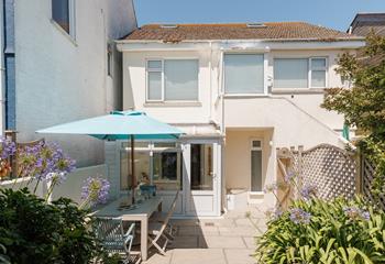 Spend the day on Porthmeor, with the garden to enjoy in the evening.