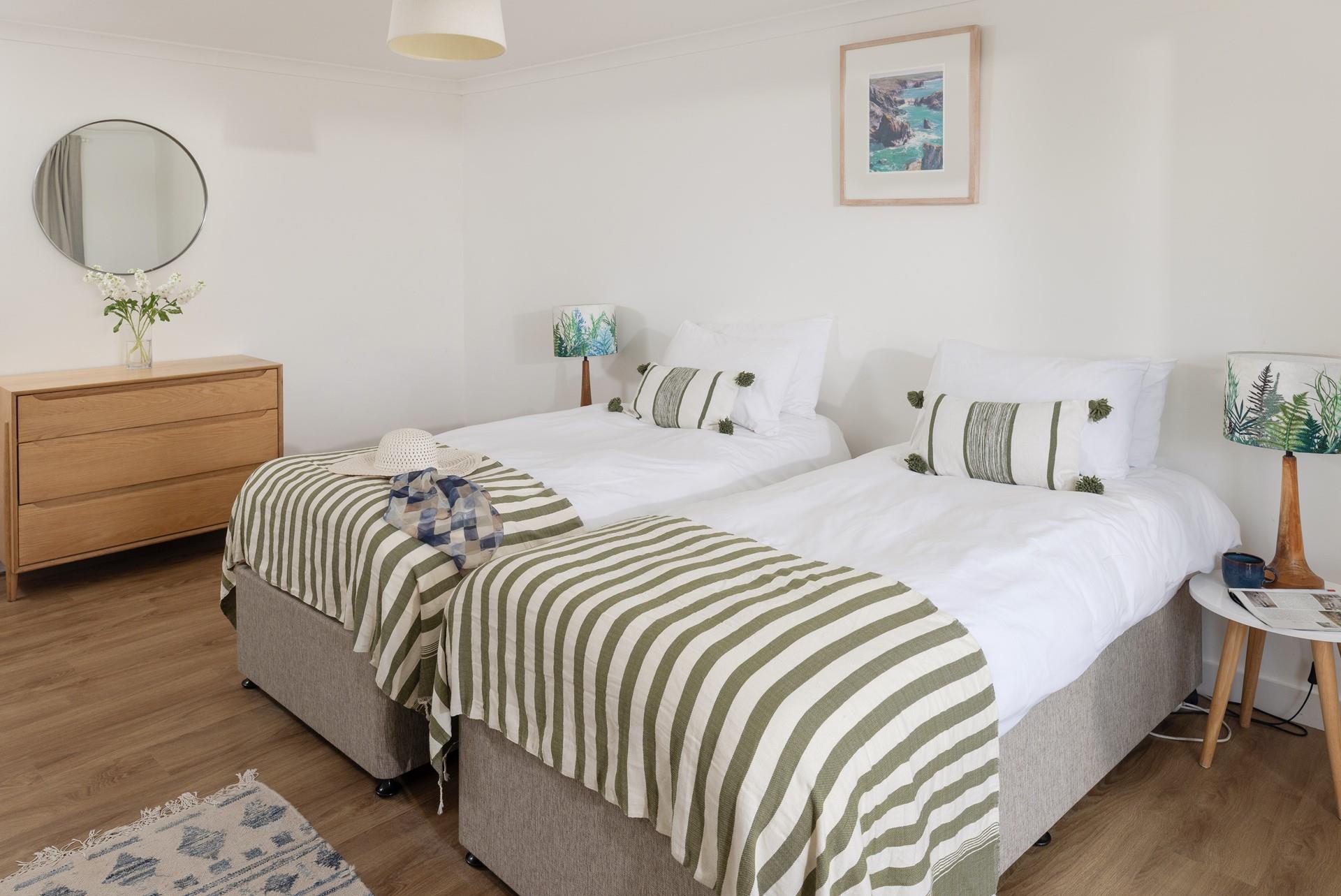 Zip and link beds allow for flexible sleeping arrangements.