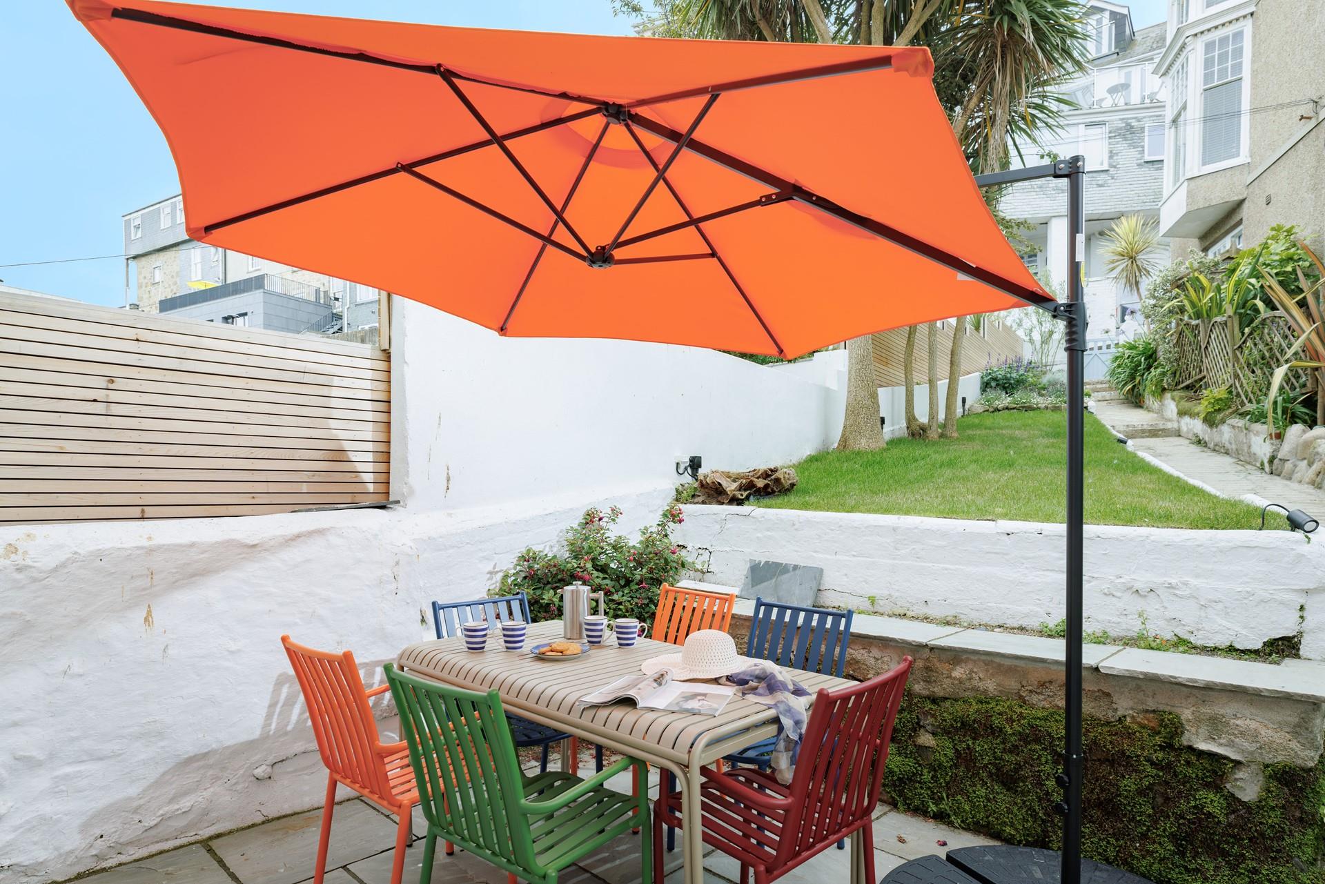 Take breakfast al fresco in the sunny garden.