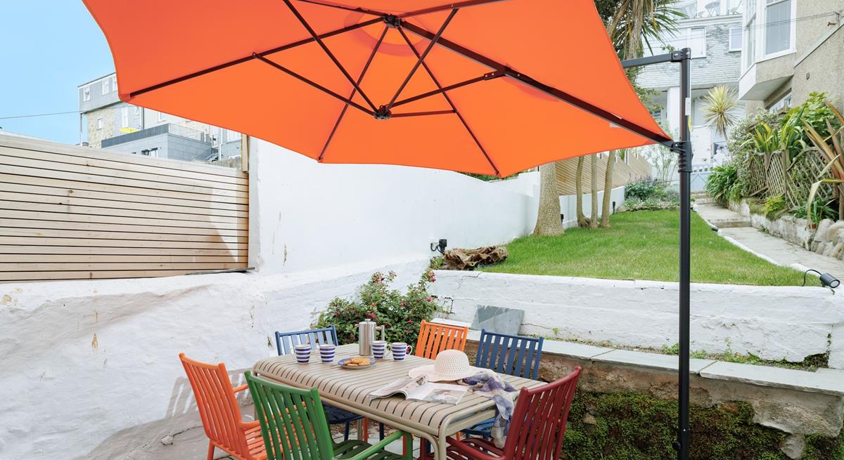 Take breakfast al fresco in the sunny garden.