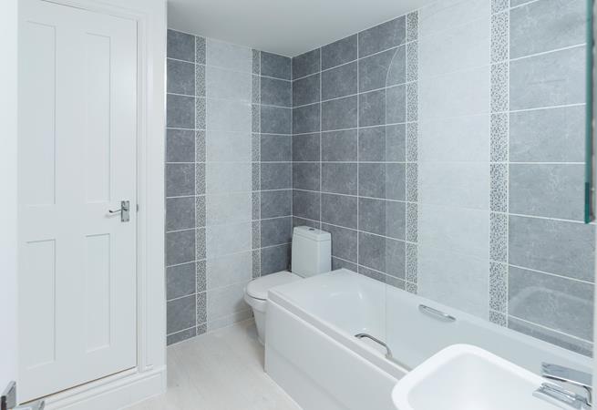 The bath is ideal for the little ones after the end of each day.