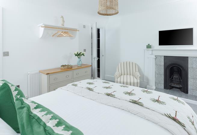 Get ready for the day in the handy en suite.