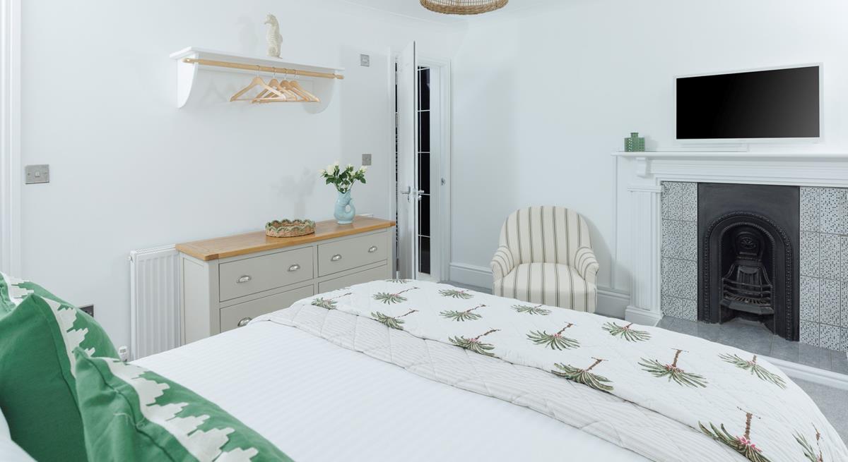 Get ready for the day in the handy en suite.