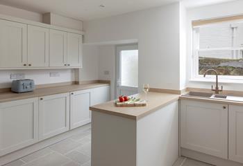 Prepare a picnic for a day on Porthminster beach!