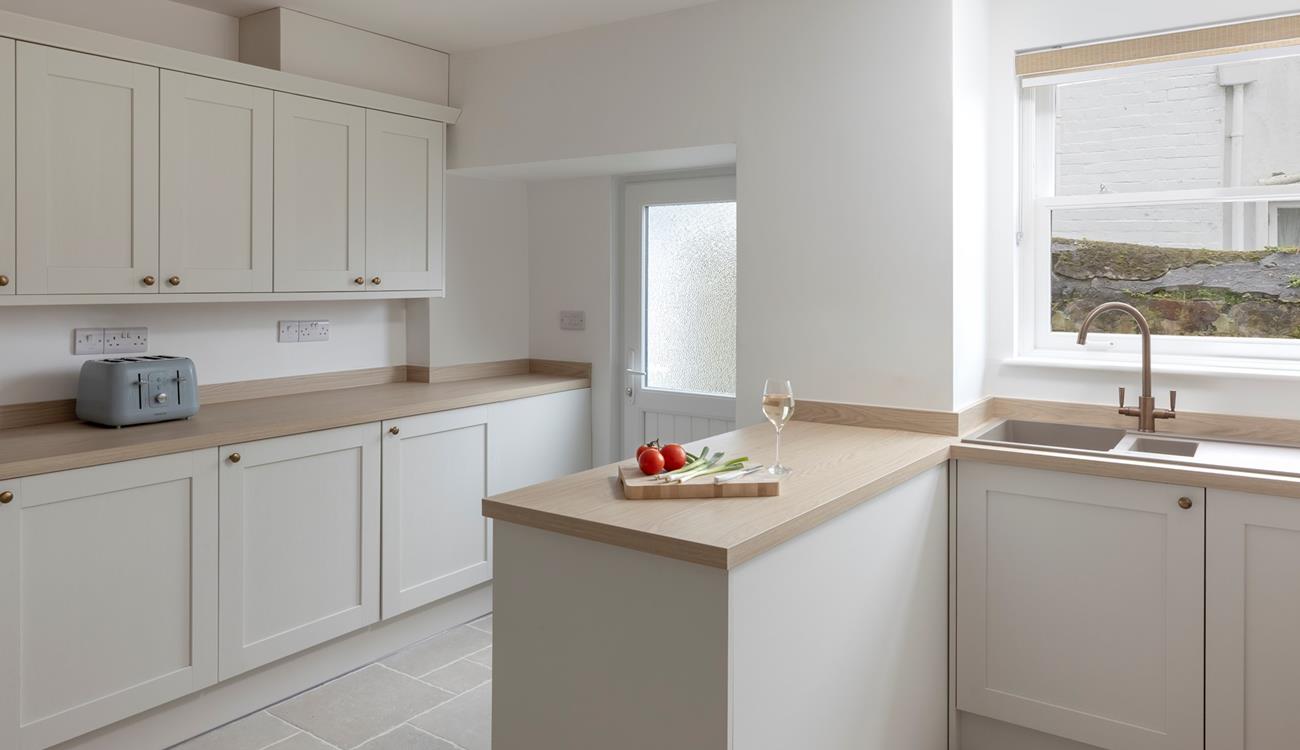 Prepare a picnic for a day on Porthminster beach!