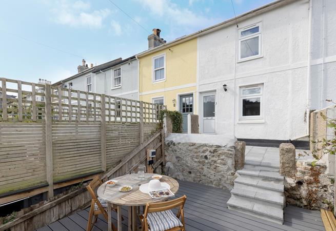 9 Bullans Terrace is nestled within a row of pretty fishermen's cottages.