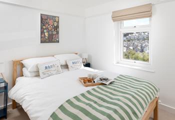 Wake up to views across the rooftops of picturesque St Ives.