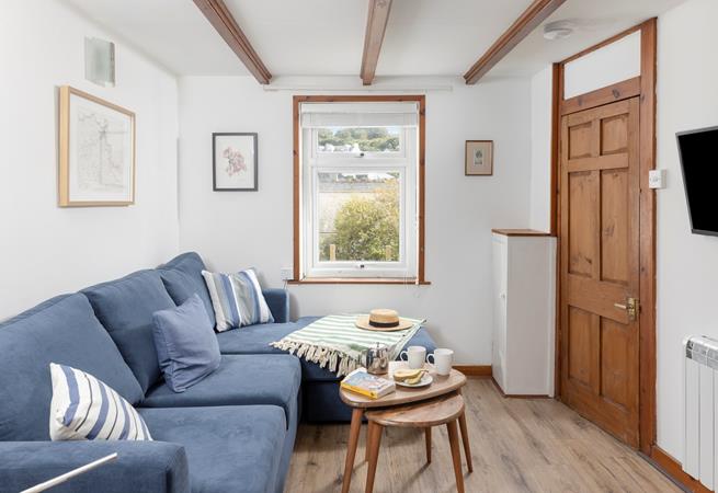 Spend your days exploring the harbourside before coming back to curl up in the cosy lounge.