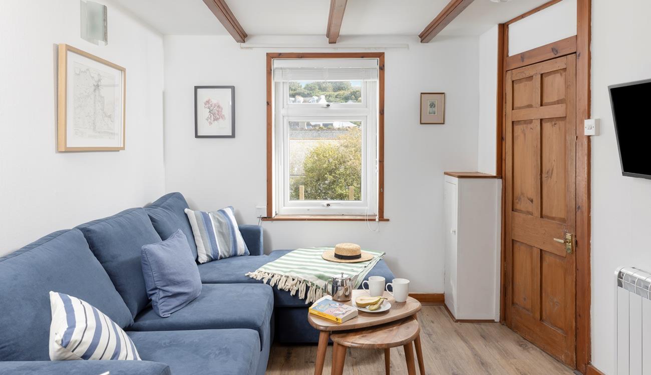 Spend your days exploring the harbourside before coming back to curl up in the cosy lounge.