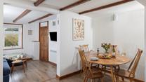 Gather together around the dining table, making the most of holiday mealtimes.