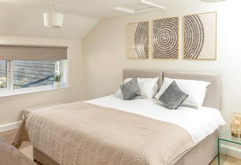 Zip and link beds await in the bedroom.
