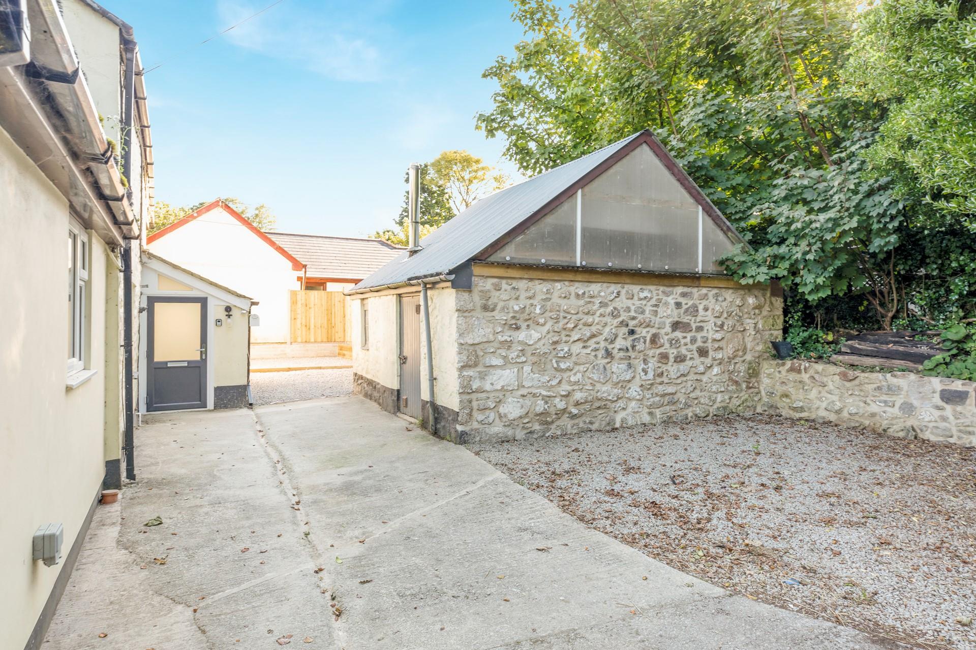 There are 2 parking spaces available at Old Springfields.